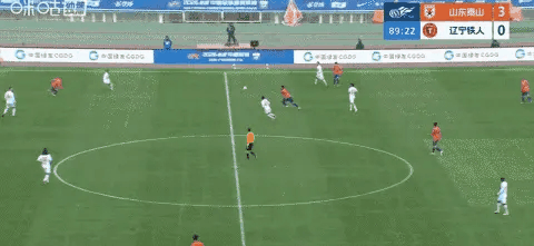 铁人外援热菲尼奥要被追加处罚？因为他向裁判做“蒙眼吹哨”动作！中超首轮，山东泰