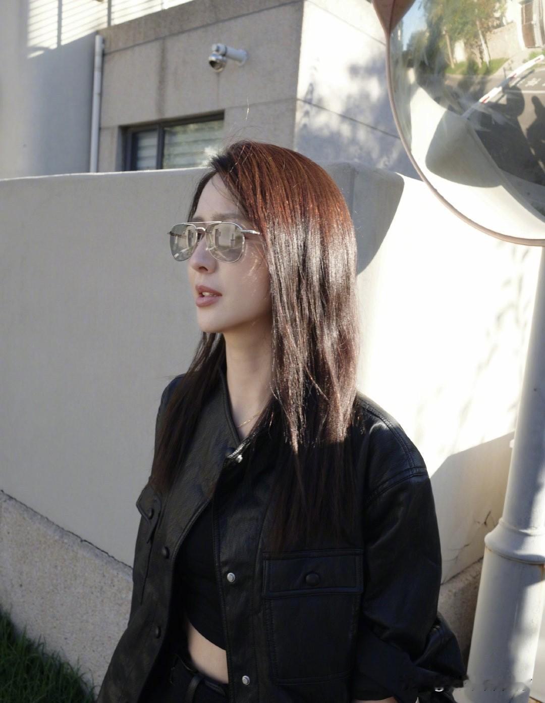 佟丽娅假期带娃日常～佟丽娅和董璇又双双带娃出去玩了！女明星就去女明星，带娃