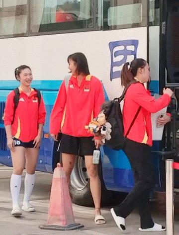 那柔弱不能自理、年迈多病的龚翔宇啊！龚翔宇怎么伤得这么严重啊，不要跟魏秋月当年那