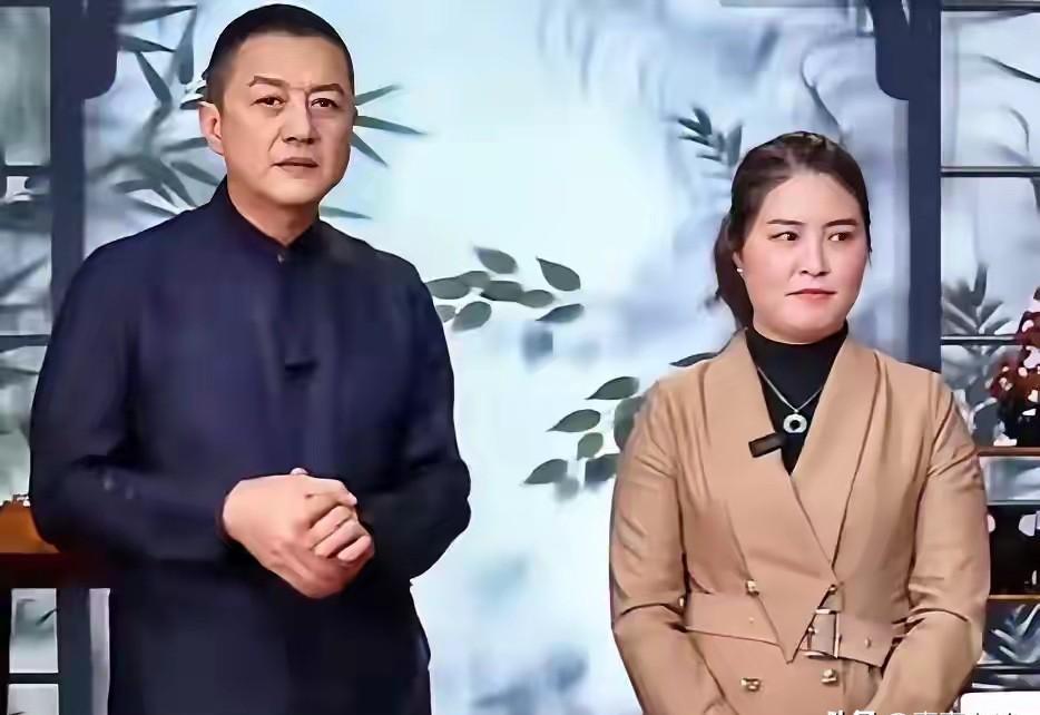 研究了李亚鹏的直播间，我才发现，真正的大佬，都不屑于“表演”。你再看跟他合作的