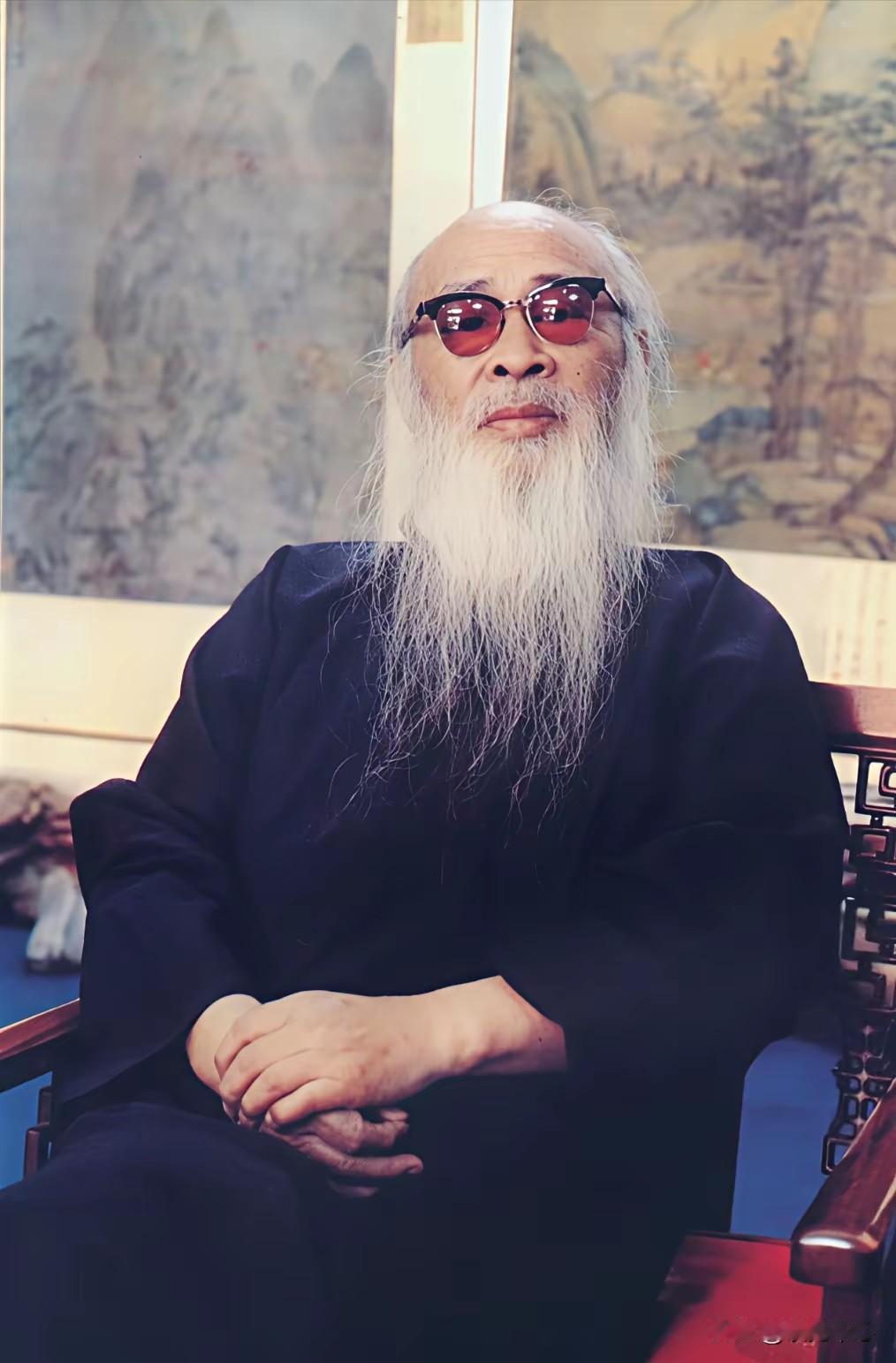 一段非常有道理的话：“你是永远都不可能掌握自己寿命的，不要以为你坚持锻炼身体，吃