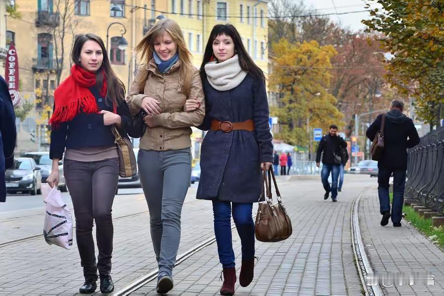 俄乌战争模式已经进入了完美阶段，全世界除了俄罗斯自己，没有国家希望俄乌战争停下来