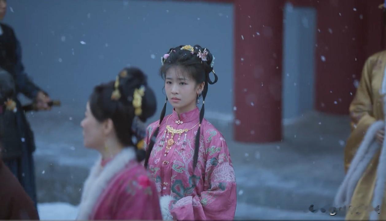 《兰香如故》好看吗？的确是好看。演员的演技呐？真的是一般！特别是女主兰香，除了面无表情呆若木鸡就是眼