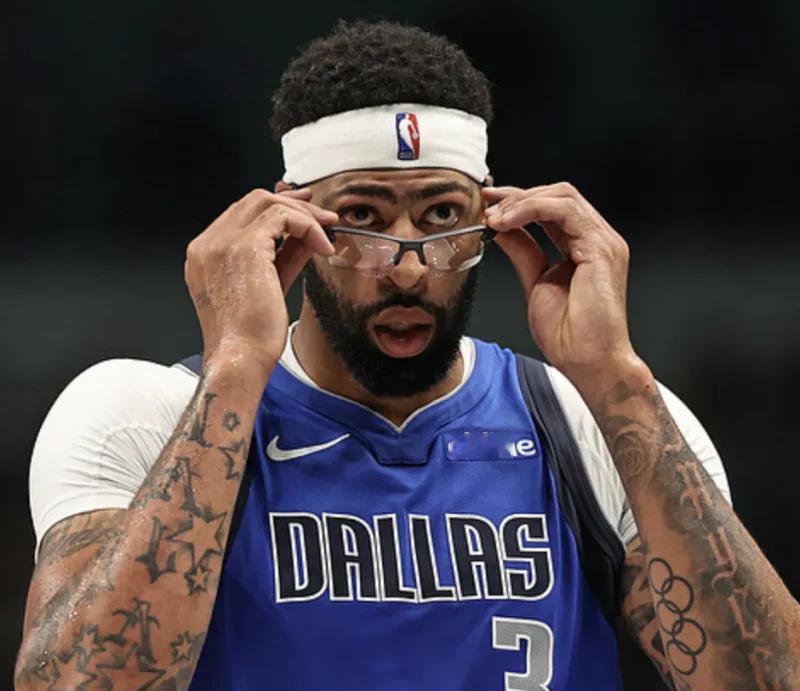 你敢信？？？有一天，浓眉也会交易不出去？如今，浓眉被摆上货架，可他却无人问津