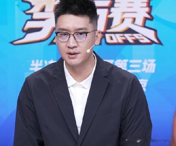 在CBA联赛季后赛半决赛的比拼当中，上一场客场战胜上海久事，看起来逐步起势的北京