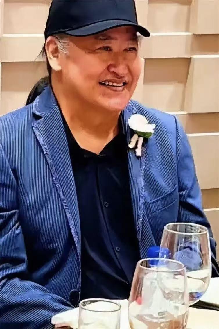 刘欢有多个“酒友”，所有人对刘欢喝酒的点评都是“将军级”！连李琦都喝不过刘欢