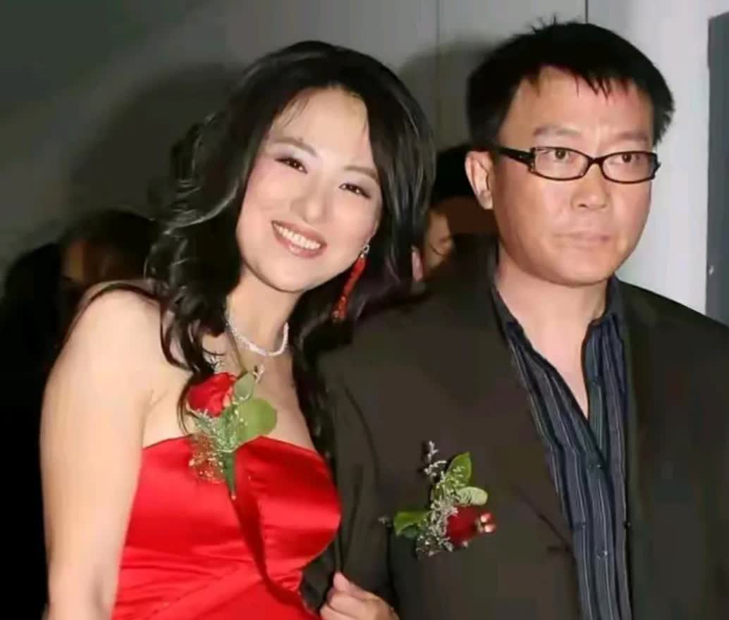 沈傲君这辈子太幸福了，老公爱新觉罗.安达成熟稳重，比前男友聂远靠谱多了，安达又非