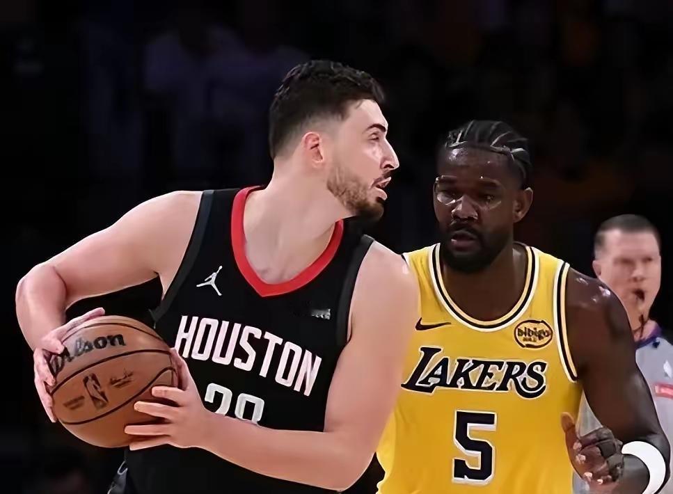 天助湖人啊！东契奇和里弗斯的缺阵，几乎让湖人陷入绝望，没想到杜兰特也伤了，火箭