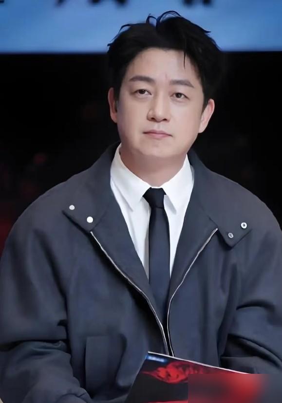 潘粤明苦等十年！17岁儿子顶顶搬进家门，亲妈董洁亲口认了当年蠢事！你还记得潘粤