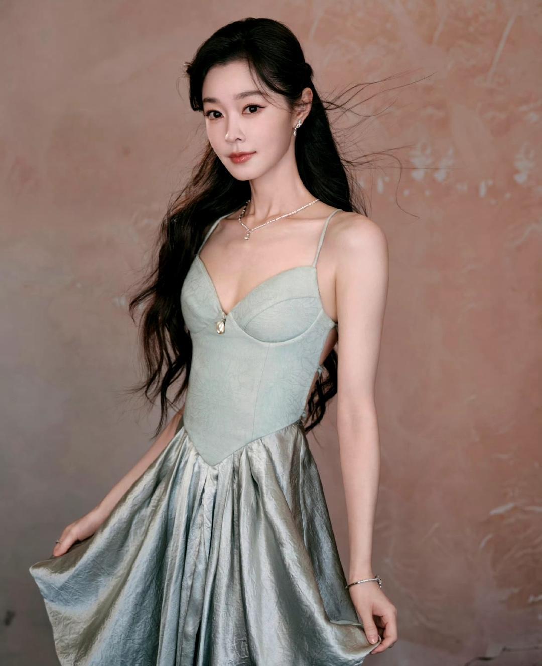 #终于等到宋轶新剧搞事业了#宋轶这波“事业批”操作，直接戳中我心巴！“上岸第