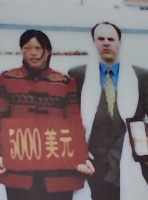 69岁美国退休教师罗纳德・萨科尔斯基成了全体美国人羡慕的对象！2026年8
