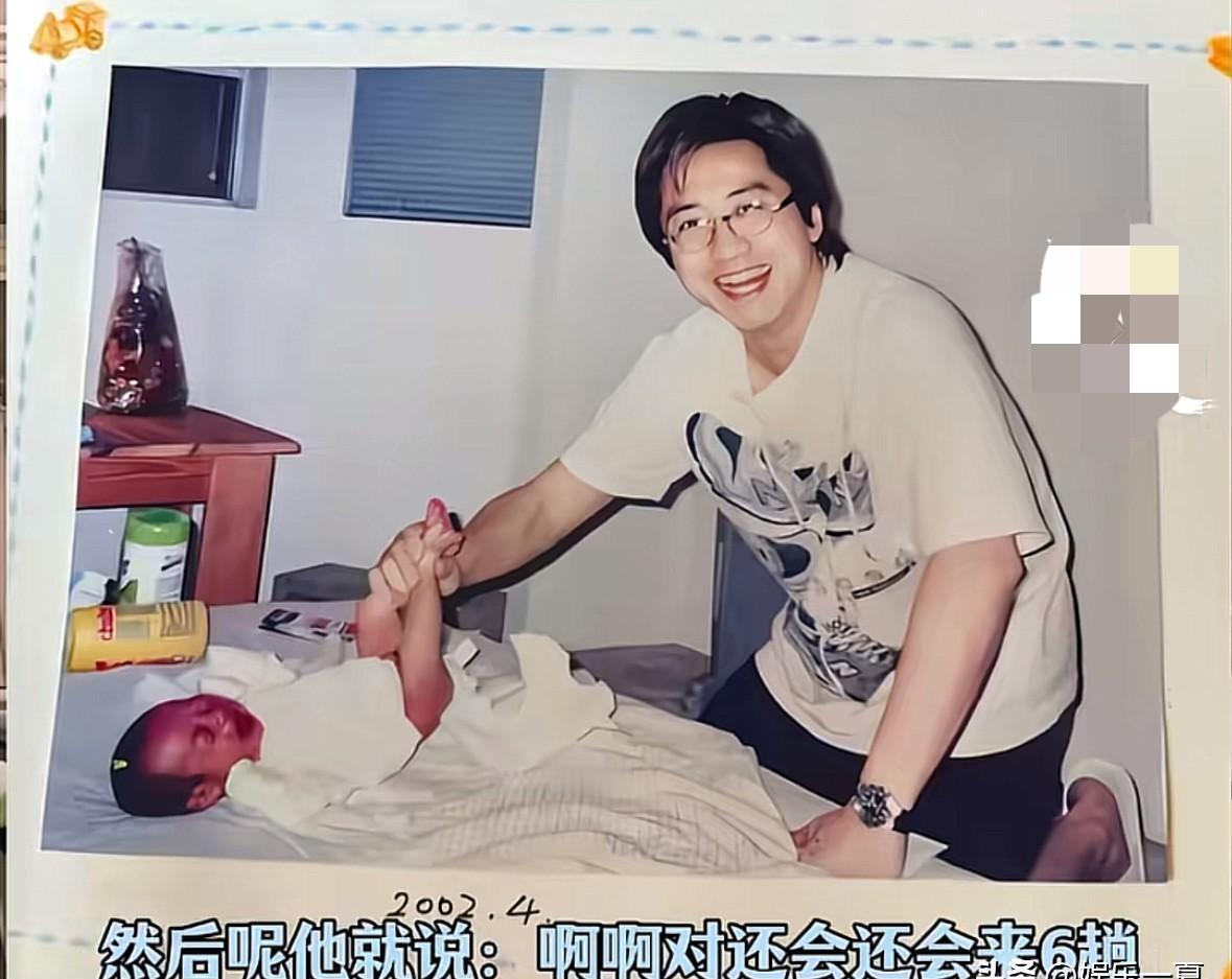 庾澄庆一条“已读不回”，炸出了娱乐圈最高情商的离婚。儿子恩利在直播间，笑着说起