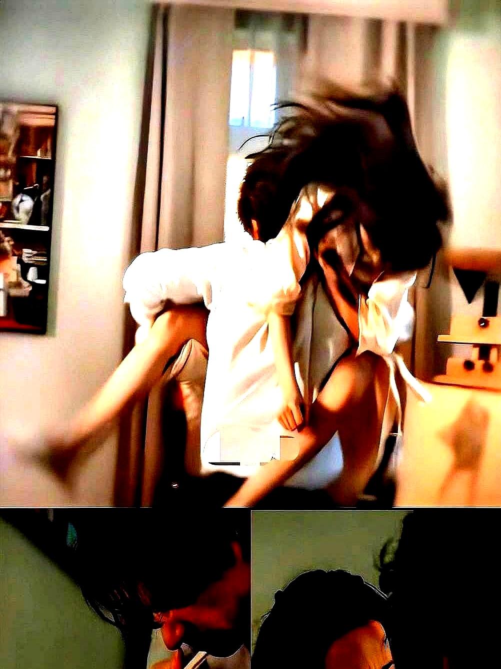 我天，我真的要为迪丽热巴新剧里这个镜头尖叫。她穿着真丝睡衣就直接去主导两