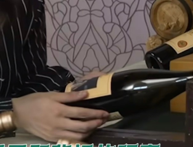 妈呀好大的狗爪爪都快有瓶肚子那么长了