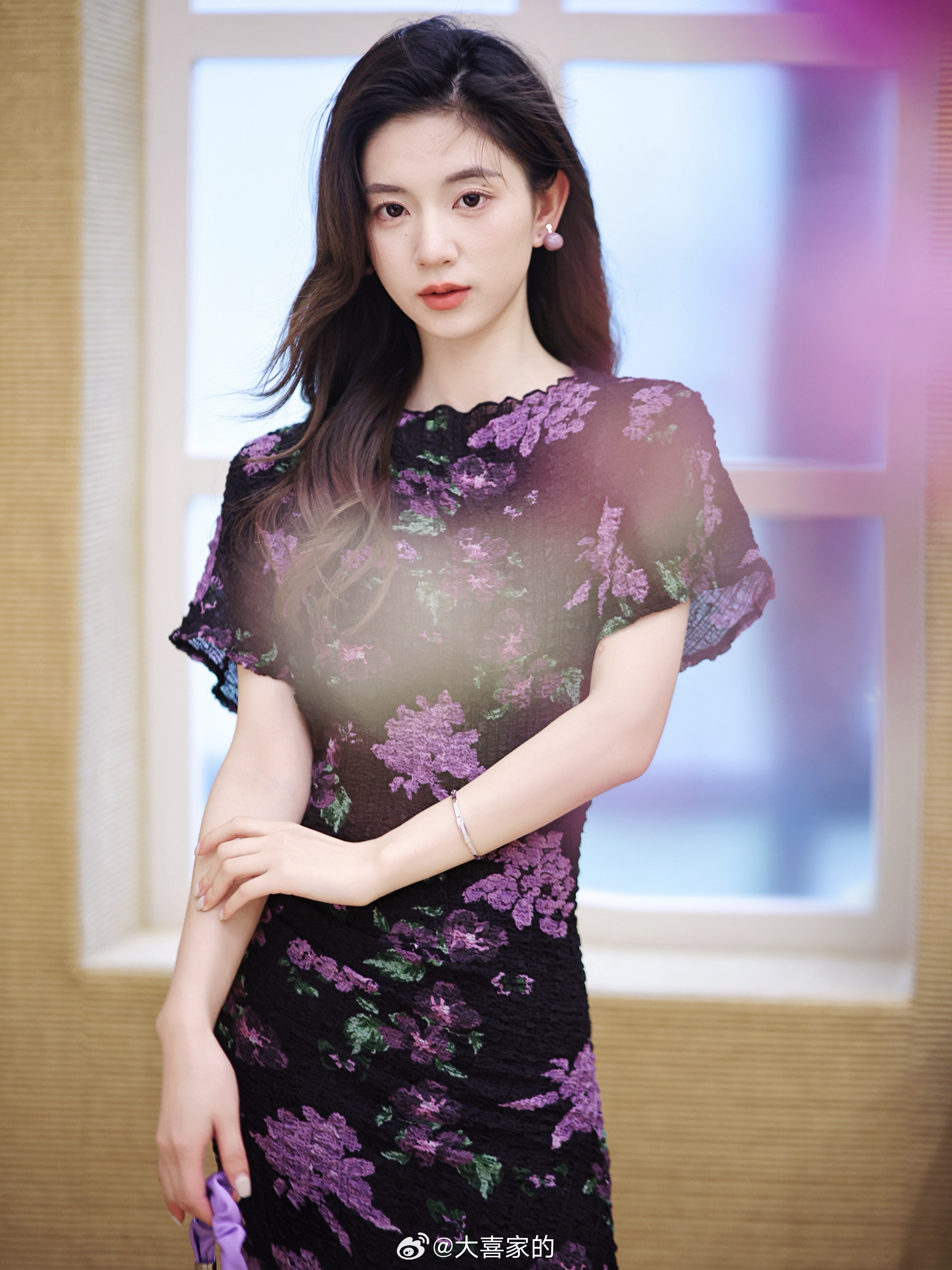 像明媚花仙子～真丝泡泡绉弹力很大！再加自在褶皱修身不束缚很衬气质！