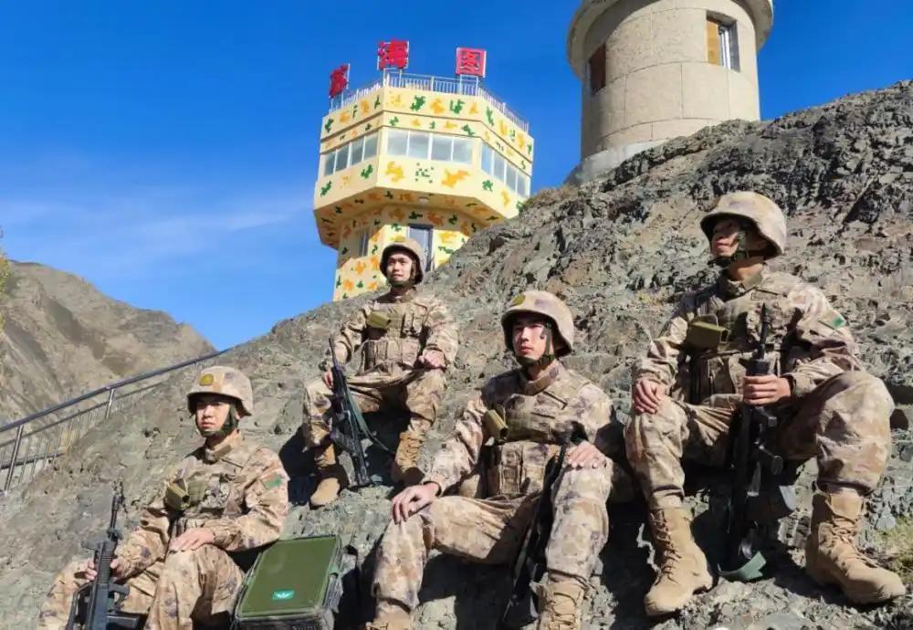 为什么新疆军区保留了4支建制完整的师级作战部队？还全部升级成了重型合成师。这
