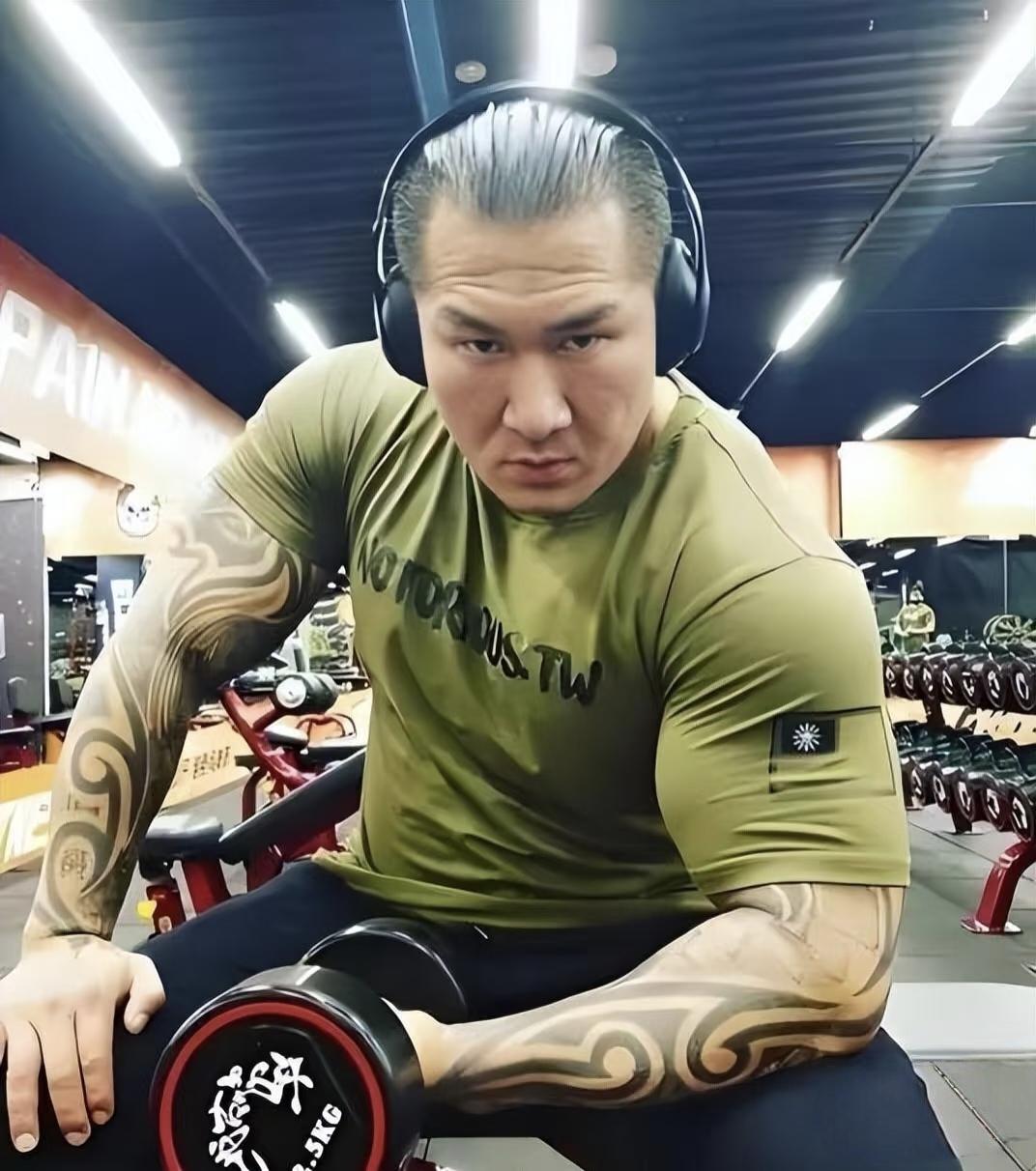 百万粉网红馆长冲2028立委馆长官宣参选，要走李敖的路痛击民进党！家人们