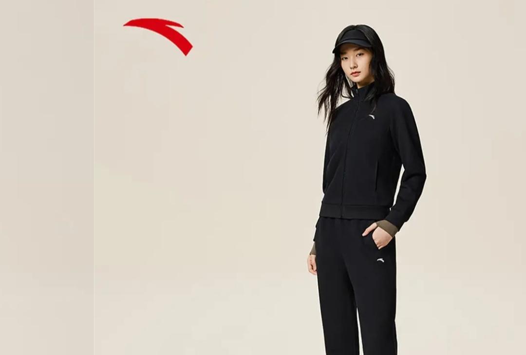 国内运动服饰品牌市值排名：第一名：安踏，市值2237.35亿元；第二名：李宁