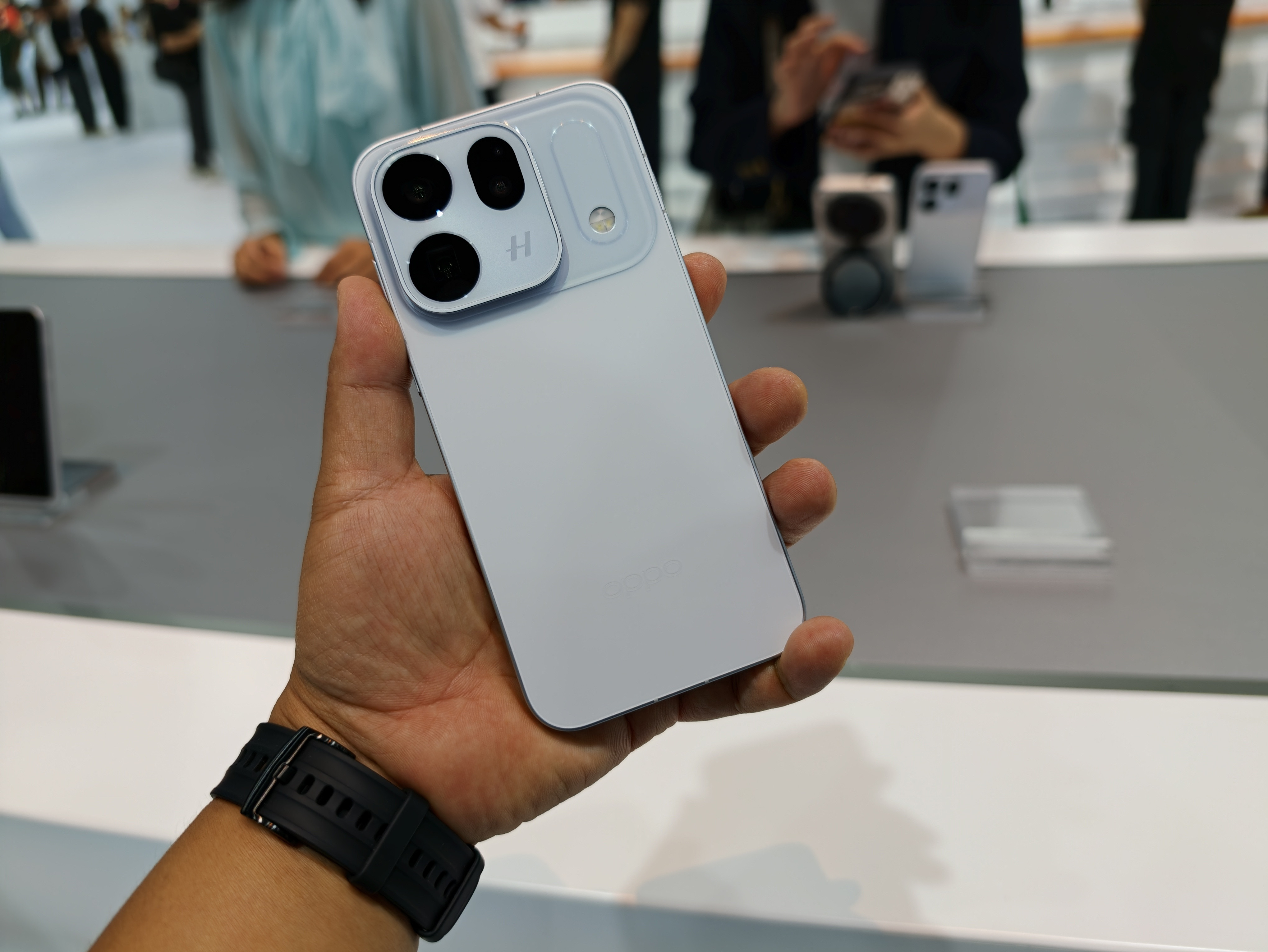 OPPOFindX10全配色现场上手效果，感受一下喜欢哪个颜色？OPPO