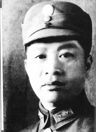 1955年授衔之后，几位元帅在一起闲谈，陈毅非常感慨地对叶剑英说：“如果叶挺不死