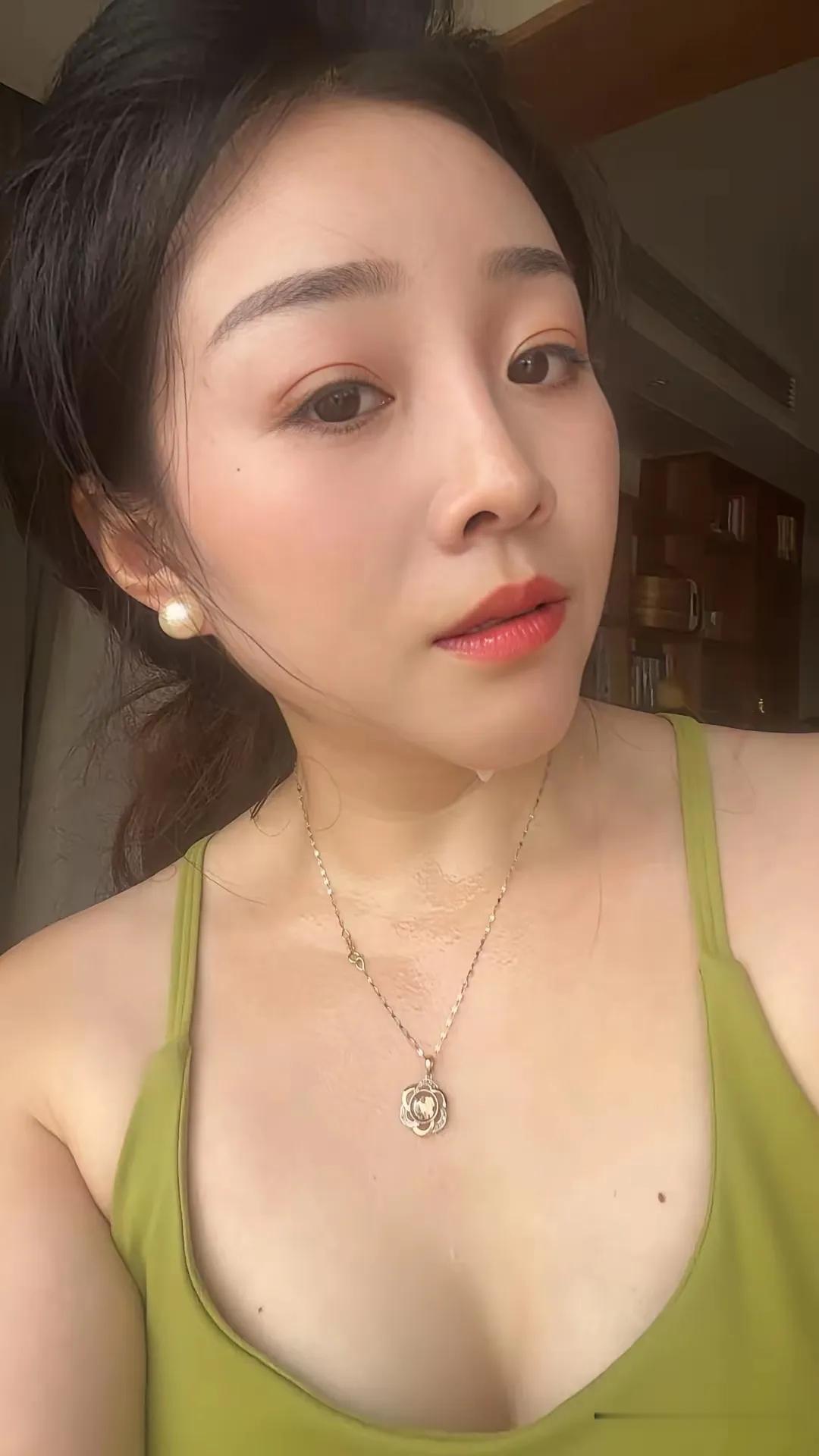 香汗淋漓，爱运动的阿姨