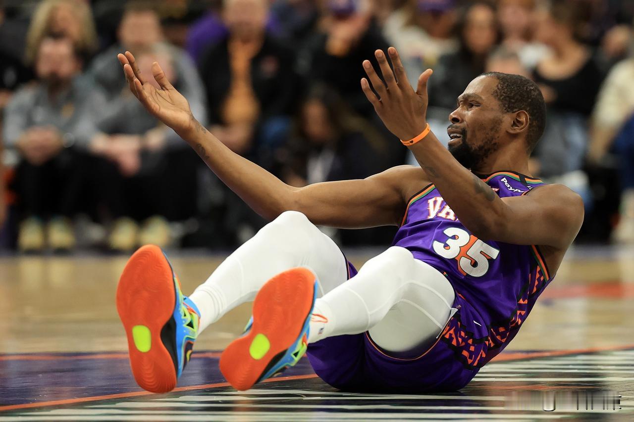 有人说跟腱断裂后的杜兰特。不会像科比那样找借口命中率下降……确实，35岁跟腱断