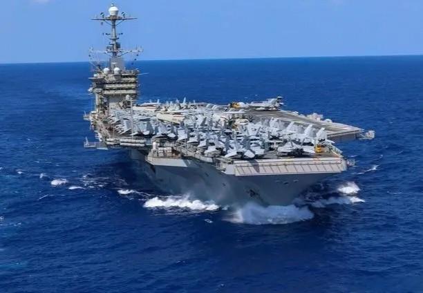 中方话音刚落，美航母驶离日本，高市输了个精光，自卫队已选边站。高市一句武力介台把