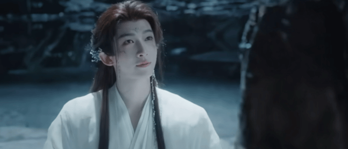 刘宇舞蹈生打戏含金量《月鳞绮纪》的天地太绝了！刘宇饰演的神明，纯真又悲悯的眼神自