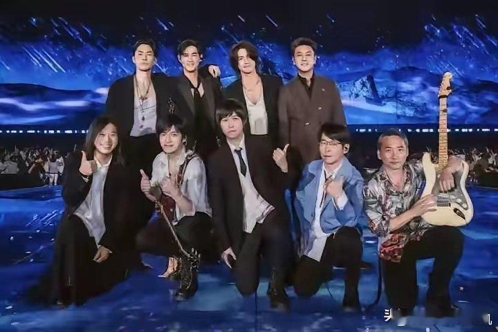 朱孝天被踢出F4，从此F4变F3据报道，原F4组合成员朱孝天被踢出