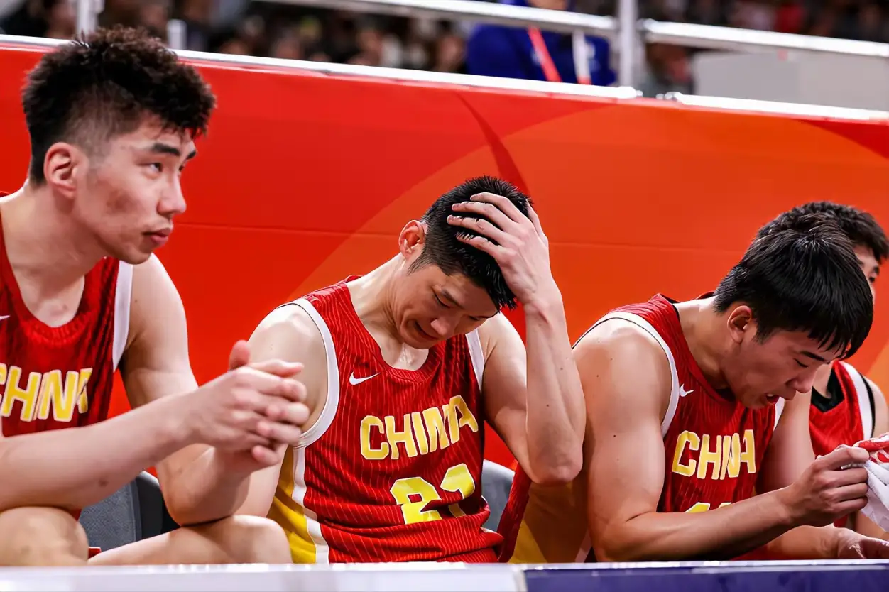 中国男篮半决赛输日本，铜牌赛又输伊朗，是教练问题还是球员问题？我认为...