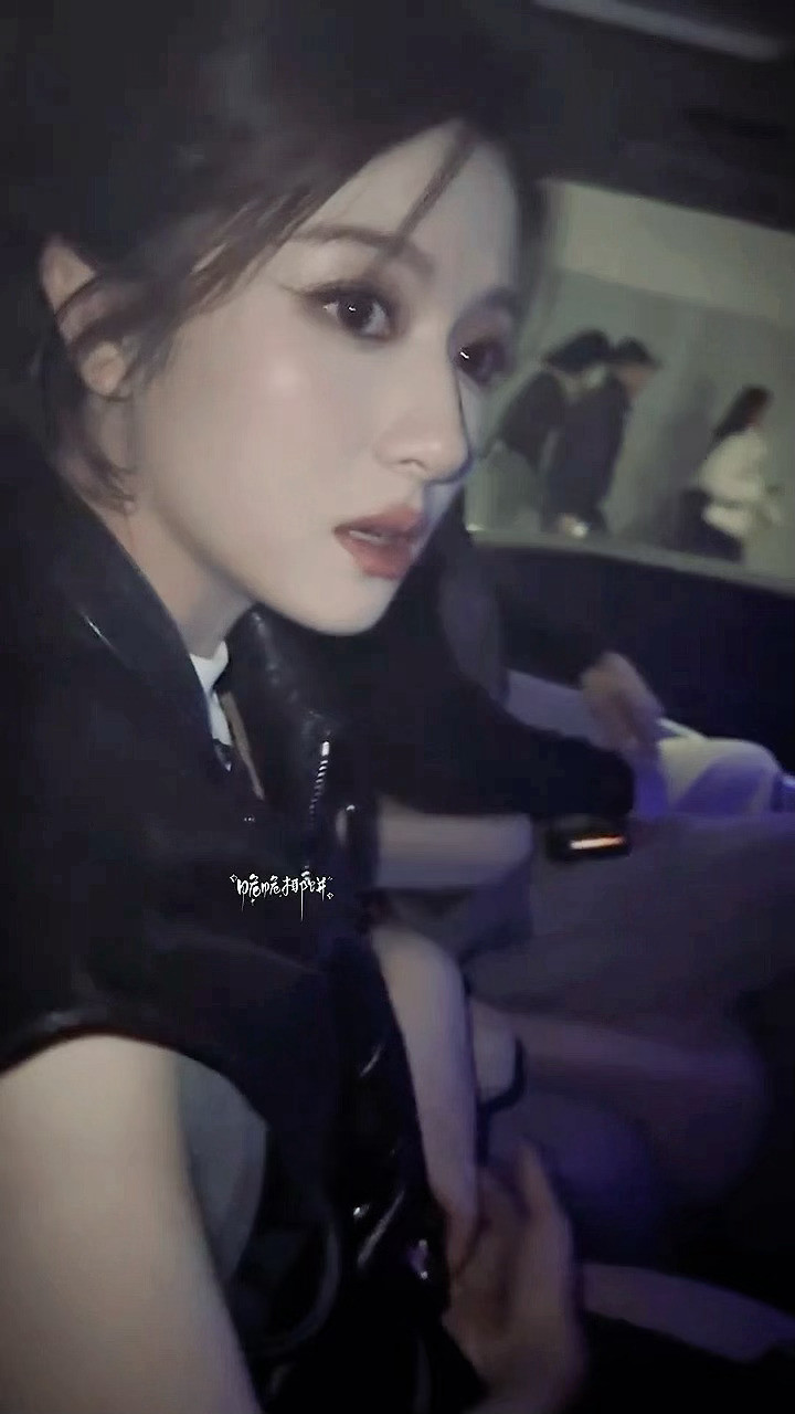 李兰迪这个怼脸镜头，美得我一个大震惊！！