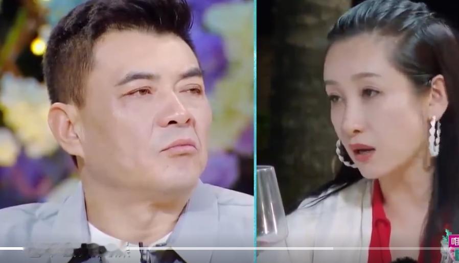 秦海璐说，我和王新军恋爱3年，结婚12年，无论回家多晚，丈夫都会等她。从来不会