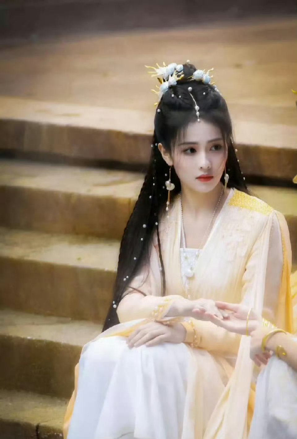 “白鹿的妆造运在圈内应该是顶天的存在了......”