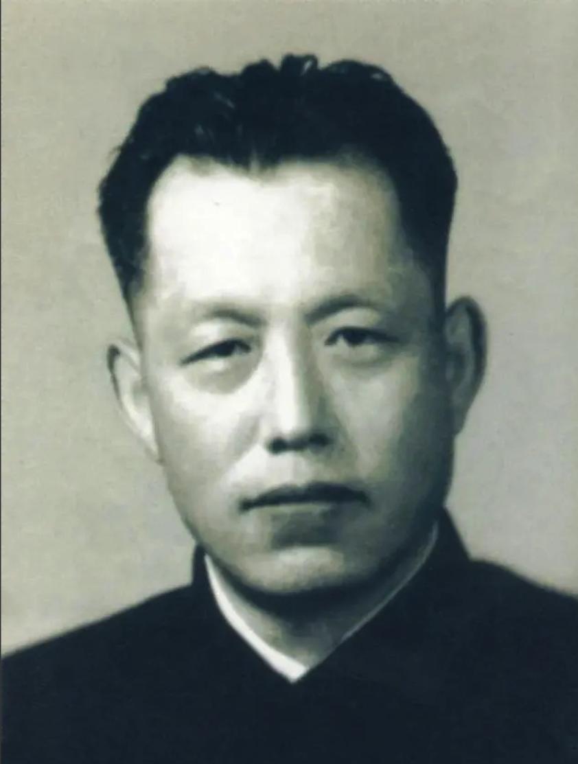 1943年，延安的特务全军覆没，戴笠百思不解，至死不知是因误招一小学教师。19