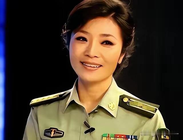 家喻户晓的春晚常客李丹阳，如今整整六十岁，一辈子没结婚、没生子女，最亲的父母也早