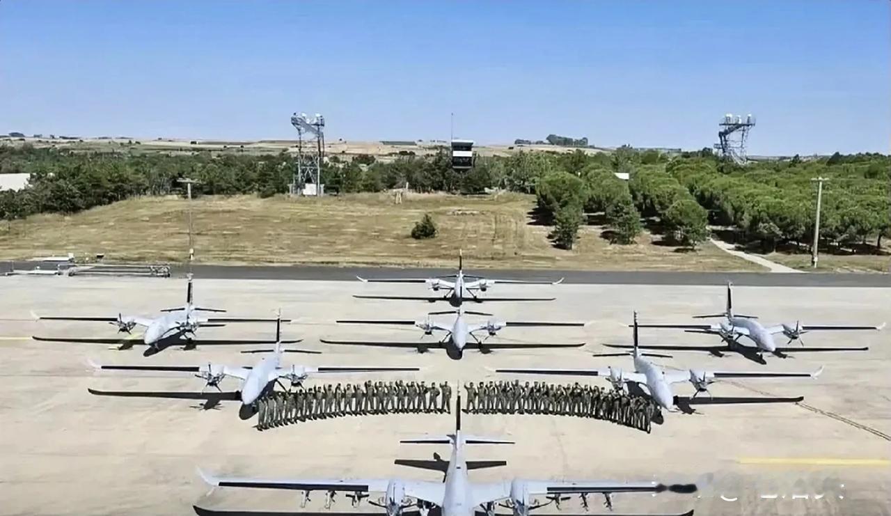 巴基斯坦打到新德里，上百架无人机立大功。当巴基斯坦空军的无人机蜂群撕开印度首都