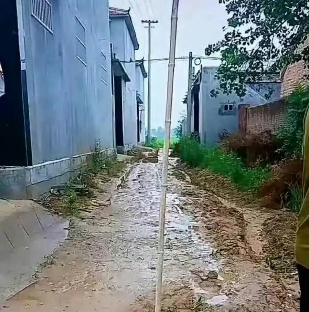 把路修成这样，这不是纯粹的欺负老实人吗……​​​