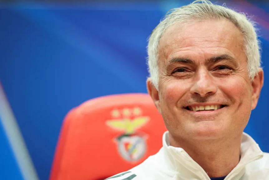 穆帅是纽卡斯尔老板考虑未来换帅的目标之一。在英超第32轮比赛中，纽卡斯尔队1：