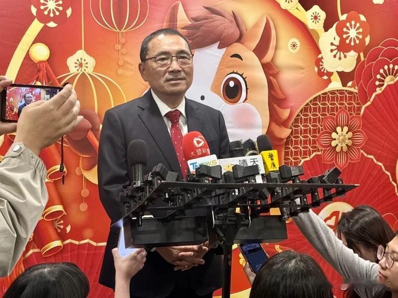 李四川启动拜庙侯友宜：完成征召后将并肩作战新北市政府今天（23日）举行新春