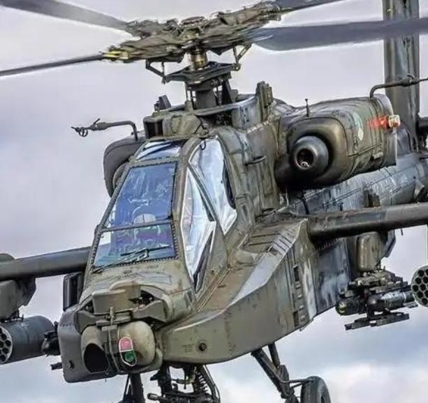 为何我国歼20都造出来了，却造不出美国阿帕奇这种直升机？说实在话，阿帕奇直升机自