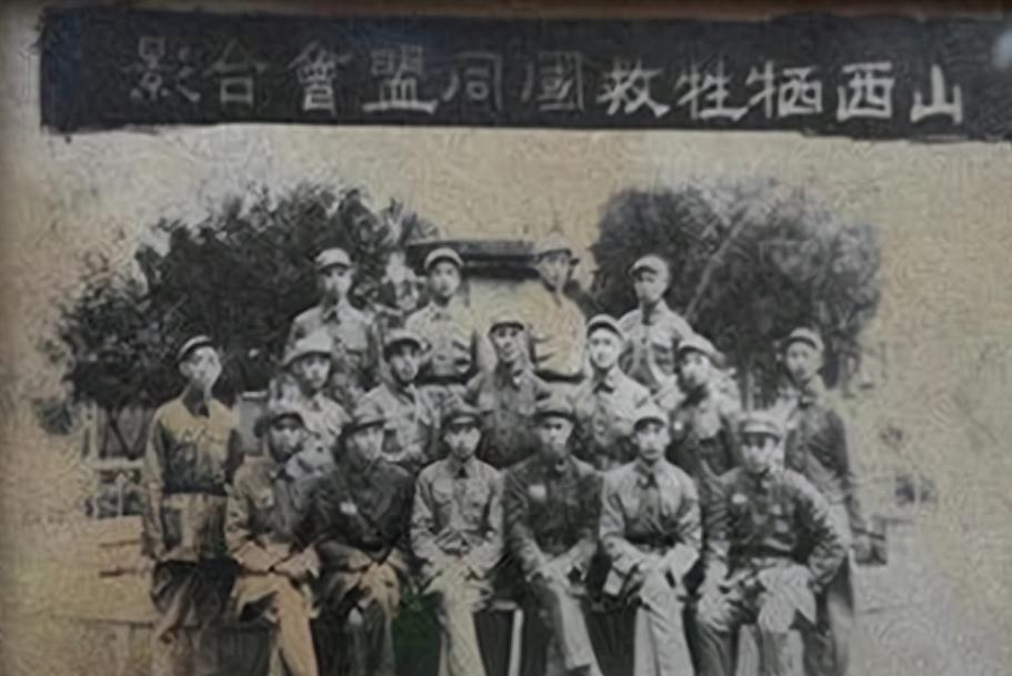 两名日本士兵携带一挺歪把子机枪和两箱弹药，点名请求送往游击队长樊金堂1941年