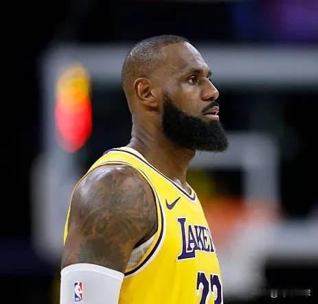 哈登老詹领衔7位球员选项未做决定自由球员，倒计时7小时！距离球员选项的自由球