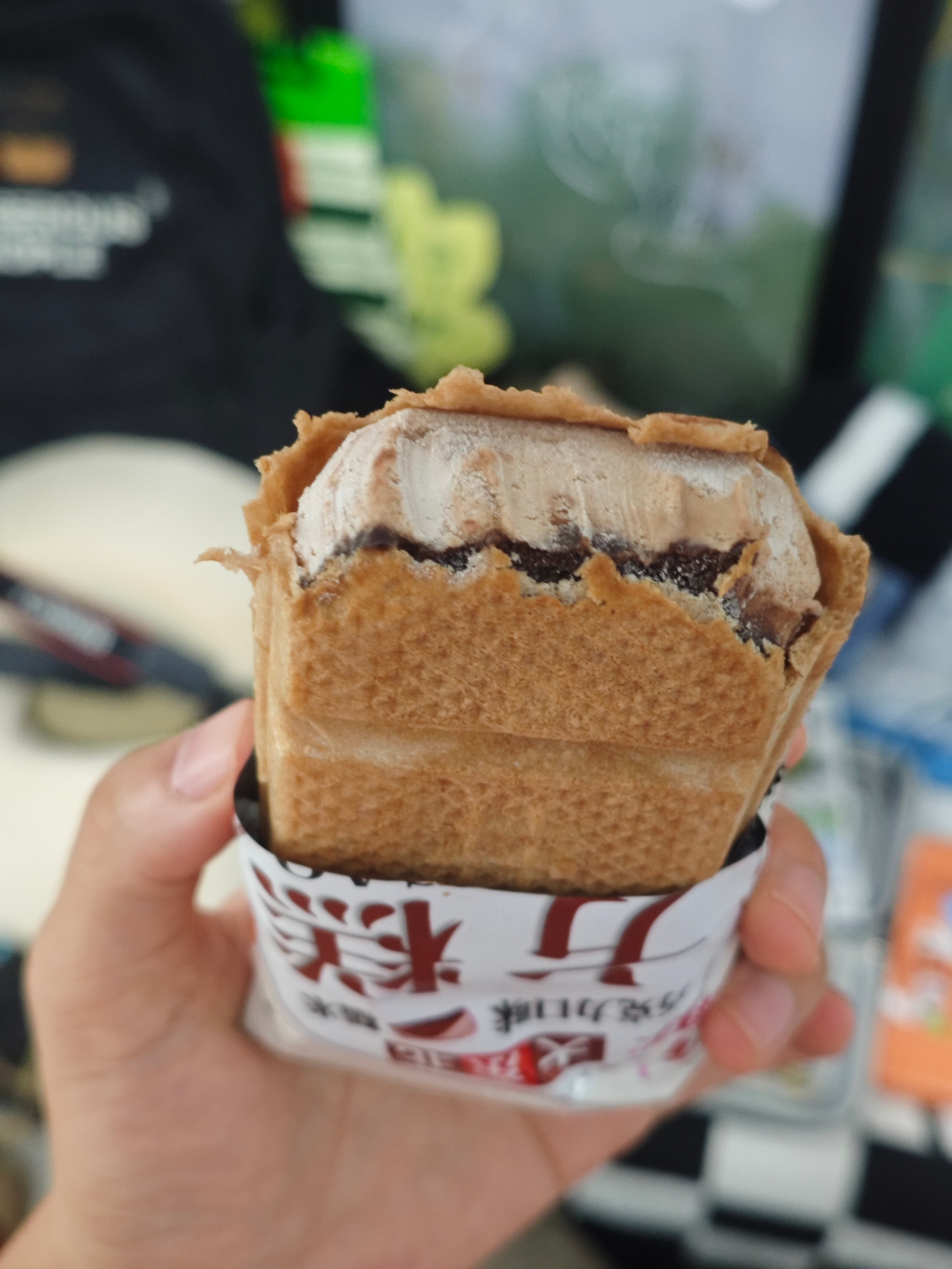 方糕吃过好多种口味都好好吃，可为什么巧克力不好吃，感觉好甜好腻。。巧克力为什么会