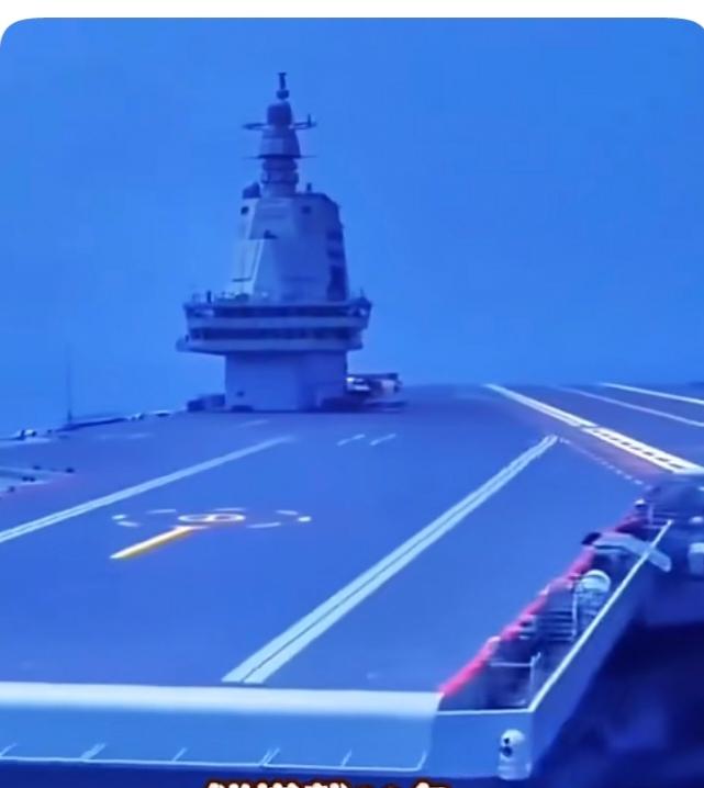 004航母建造进度超预期，比福建舰同期更快，预计2026年可初具雏形，大概率采用