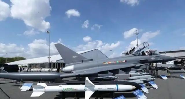 中美俄近五年武器出口差距大：美占全球43%，俄就7.8%，中国呢这份报告显