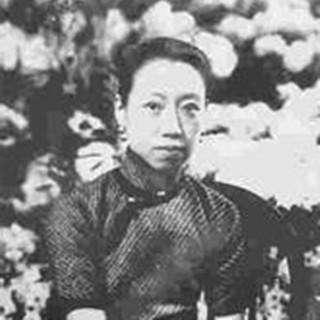 第一张相片是张爱玲的继母孙用蕃，后两张相片是张爱玲的生母黄素琼（黄逸梵），张爱玲