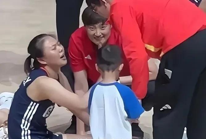 中国女排助教杨昊发布好消息，何不把龚翔宇省着点用？世界女排联赛中国