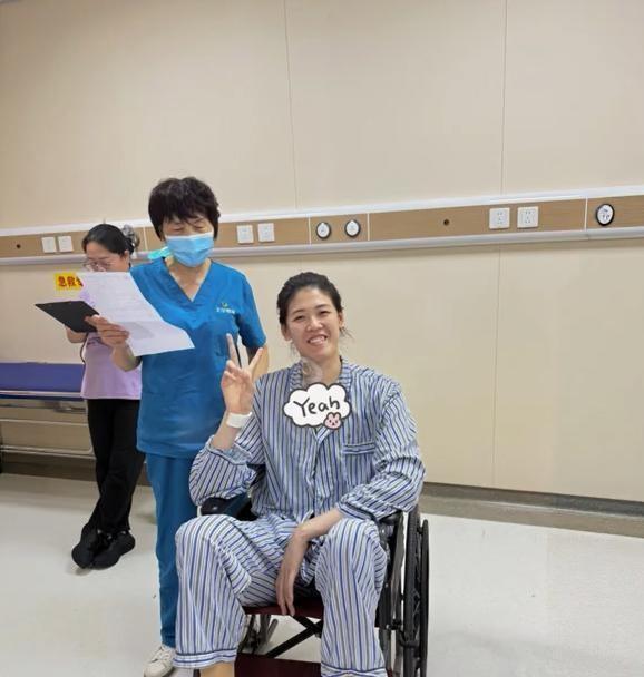 李盈莹退役是最明智的选择近日，中国女排主力主攻李盈莹官宣心脏手术顺利完成，