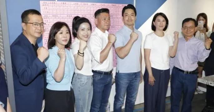 726大罢免开票最终结果：蓝白25：绿0之前发的一篇，配了全部战果的图片，但是
