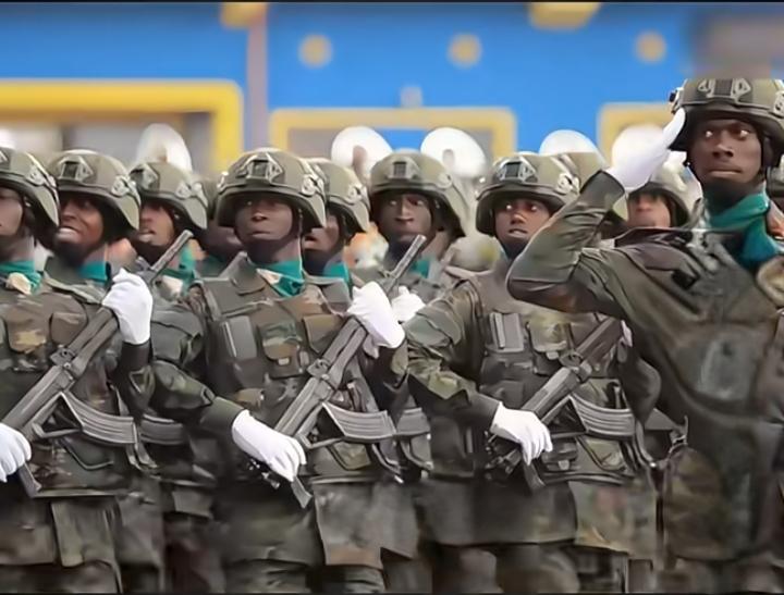 中国干啥他干啥，照搬中国往上爬！他就是非洲抄袭之王——卢旺达！没抄中国之前